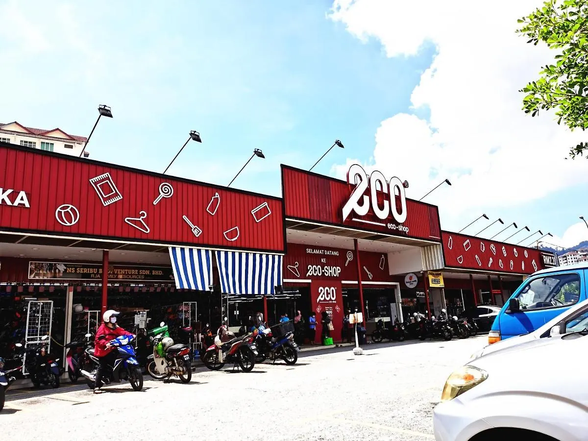 Tur11-Oppesite Pisa Stadium-1Min-Foodcourt-Minimarket Bayan Lepas
